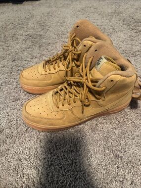 Nike Air Force 1 Grade School High-Top in Wheat